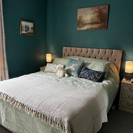 Robin'S Hollow: 2Bd Home Near Wrexham Afc Eksteriør billede