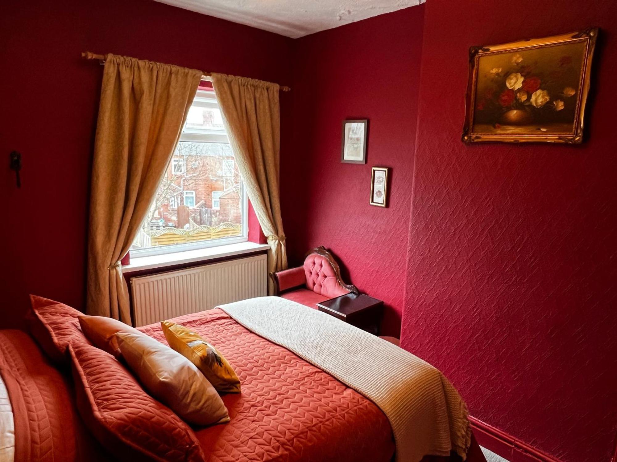 Robin'S Hollow: 2Bd Home Near Wrexham Afc Eksteriør billede