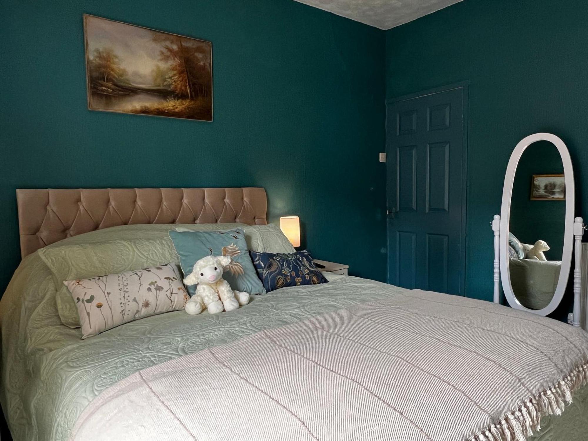 Robin'S Hollow: 2Bd Home Near Wrexham Afc Eksteriør billede