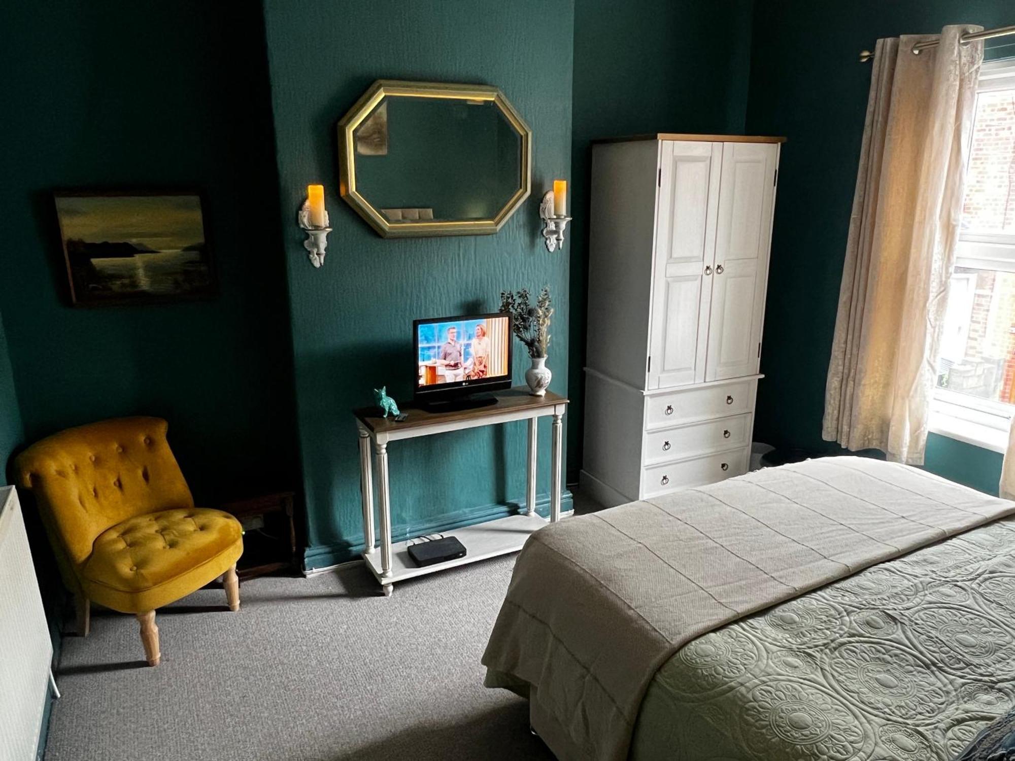 Robin'S Hollow: 2Bd Home Near Wrexham Afc Eksteriør billede